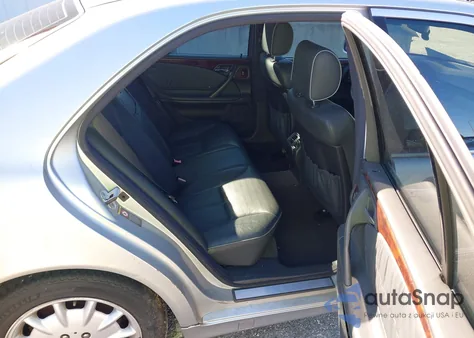 2000 Mercedes-Benz E 320 из США, поврежденный, VIN WDBJF65J9YB118943